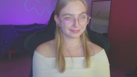 Snapshot of petalkiss chatting on October 2025 06:19:02 PM petalkiss online show from October 2025 06:19:02 PM