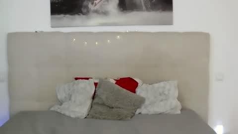 Peters Emily online show from February 2025 06:13:02 PM