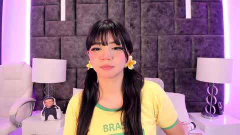 Snapshot of petit_rosseowo chatting on January 2025 10:35:01 PM Im Rosse but u can call me Rossie or Rosita . online show from January 2025 10:35:01 PM