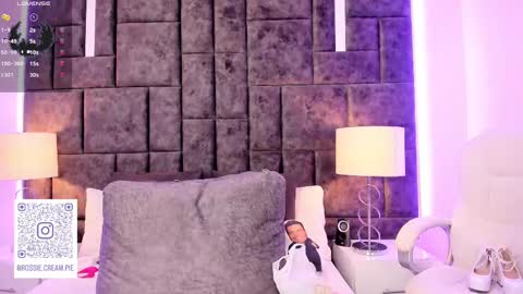 Snapshot of petit_rosseowo chatting on February 2025 09:42:02 PM Im Rosse but u can call me Rossie or Rosita . online show from February 2025 09:42:02 PM