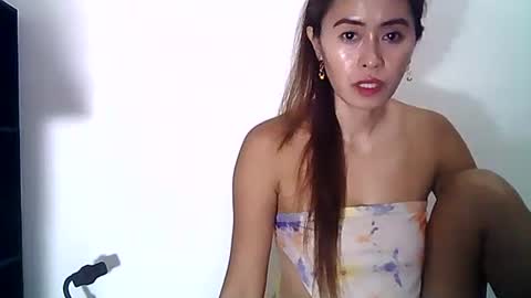 Snapshot of petite1987 chatting on September 2025 07:57:01 AM mhariz online show from September 2025 07:57:01 AM
