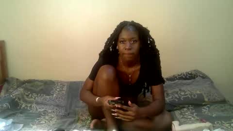 Anya online show from November 2025 12:04:01 PM