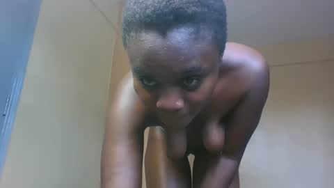 Snapshot of petite_linsey chatting on April 2026 11:29:01 AM linsey online show from April 2026 11:29:01 AM