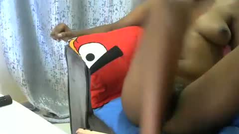 Snapshot of petite_loverr chatting on February 2025 12:49:02 PM Petite loverr online show from February 2025 12:49:02 PM