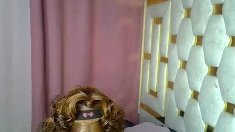 Snapshot of petite_lunar chatting on January 2026 01:10:02 AM Lunar online show from January 2026 01:10:02 AM