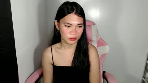 petite_pauline online show from March 2026 07:59:01 AM
