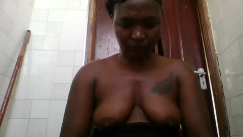 Snapshot of petite_shan chatting on July 2026 05:04:02 AM petite_shan online show from July 2026 05:04:02 AM