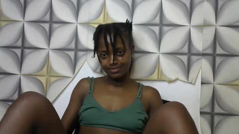 petite_star2 online show from October 2025 08:53:02 PM