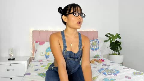 Snapshot of petitedanna chatting on January 2025 10:40:01 PM Danna online show from January 2025 10:40:01 PM