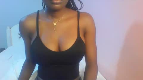 Snapshot of petiteediva chatting on July 2026 03:02:01 AM diva online show from July 2026 03:02:01 AM