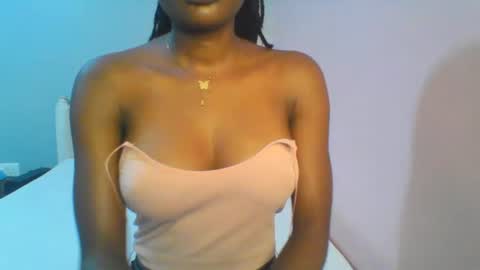Snapshot of petiteediva chatting on July 2026 02:50:01 AM diva online show from July 2026 02:50:01 AM