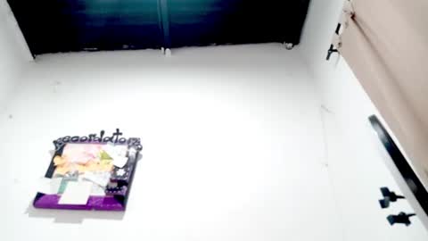 Snapshot of petiteivoryqueen chatting on November 2025 04:01:02 AM danna online show from November 2025 04:01:02 AM