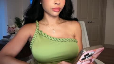 Snapshot of petiteprincess659846 chatting on July 2026 01:10:02 AM PetitePrincess online show from July 2026 01:10:02 AM
