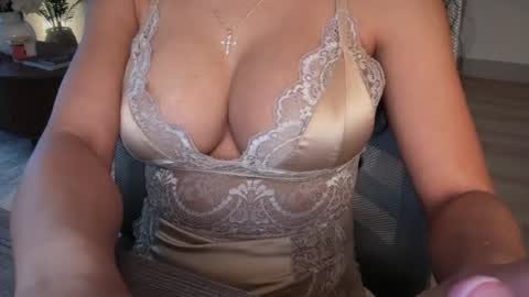 Snapshot of petiteprincess659846 chatting on July 2026 12:09:01 AM PetitePrincess online show from July 2026 12:09:01 AM