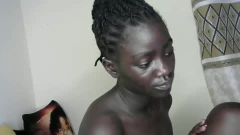 Snapshot of petitte_gyaal chatting on November 2025 05:09:01 PM petitte_gyaal online show from November 2025 05:09:01 PM