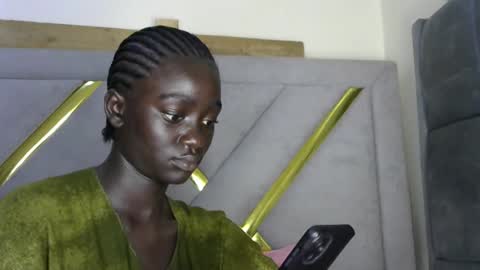 Snapshot of petitte_gyaal chatting on November 2025 12:16:02 PM petitte_gyaal online show from November 2025 12:16:02 PM