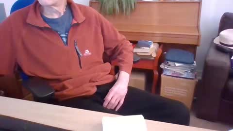 Snapshot of petitwilly chatting on February 2025 09:35:01 AM petitwilly online show from February 2025 09:35:01 AM