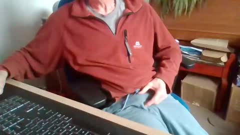 Snapshot of petitwilly chatting on February 2026 02:32:02 PM petitwilly online show from February 2026 02:32:02 PM