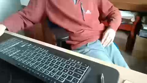 Snapshot of petitwilly chatting on March 2026 10:00:01 AM petitwilly online show from March 2026 10:00:01 AM