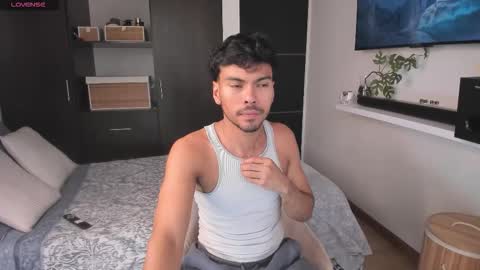 Snapshot of pettercat chatting on November 2025 07:03:03 PM Pettercat online show from November 2025 07:03:03 PM