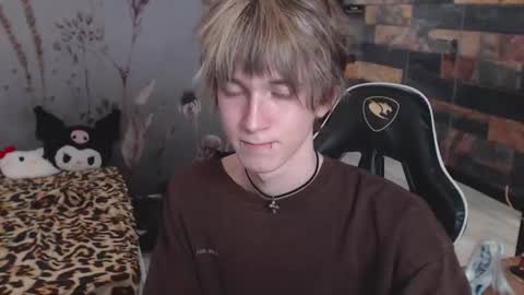 Snapshot of pexxide chatting on February 2026 05:25:01 PM soren online show from February 2026 05:25:01 PM