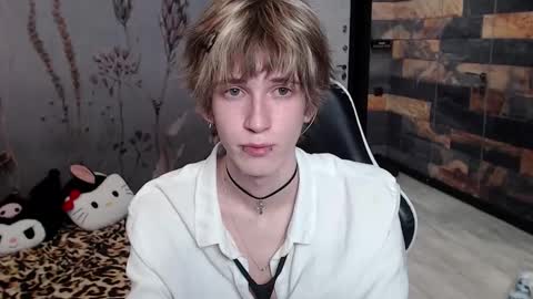 Snapshot of pexxide chatting on March 2026 04:14:02 PM soren online show from March 2026 04:14:02 PM