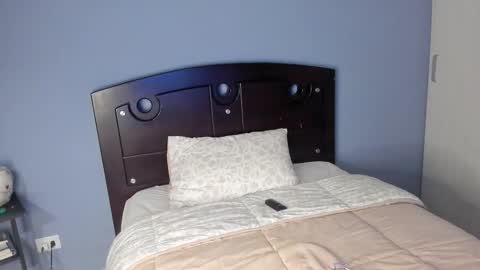 Peyton   online show from October 2025 02:35:01 AM