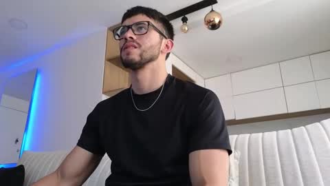 phantom_bigger1 online show from November 2025 04:27:02 PM