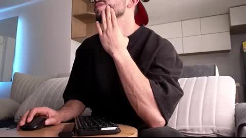 phantom_bigger1 online show from December 2025 07:10:01 PM