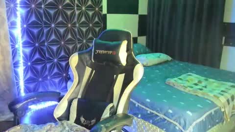 AJ online show from January 2025 11:42:02 AM
