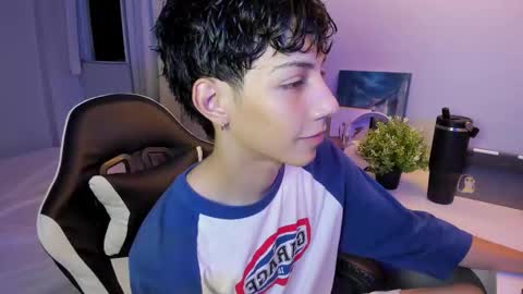 Phil.   INDEPENDENT MODEL online show from October 2025 04:57:02 AM