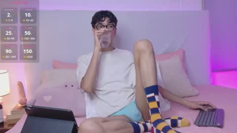 Snapshot of phillicious_ chatting on July 2026 08:55:02 PM Phillip online show from July 2026 08:55:02 PM