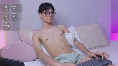 Snapshot of phillicious_ chatting on July 2026 09:30:01 PM Phillip online show from July 2026 09:30:01 PM