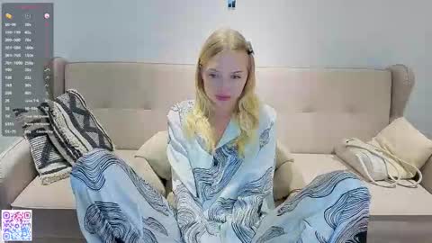 Emilia online show from September 2025 06:13:02 PM
