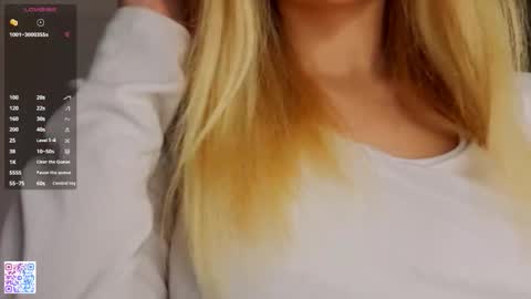Emilia online show from October 2025 06:07:02 PM