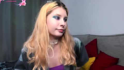 Phoenixvale Pls follow me online show from December 2025 03:09:02 PM