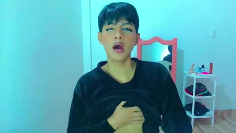 Snapshot of phuwin_bj chatting on May 2026 06:08:01 AM phuwin online show from May 2026 06:08:01 AM