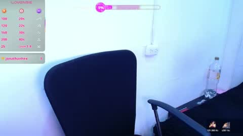 Snapshot of phylavell_ chatting on June 2026 08:55:02 PM phylavell_ online show from June 2026 08:55:02 PM