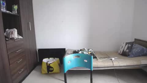 izzy online show from April 2026 07:14:01 PM