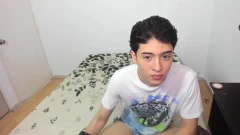 picaszomilos350 online show from February 2026 03:12:01 PM