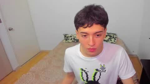 picaszomilos350 online show from March 2026 03:01:01 AM