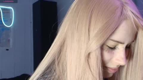 Piera online show from October 2025 07:03:02 PM