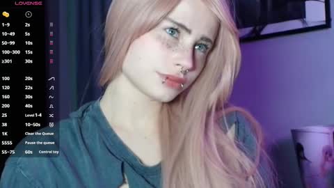 Piera online show from October 2025 07:01:02 PM