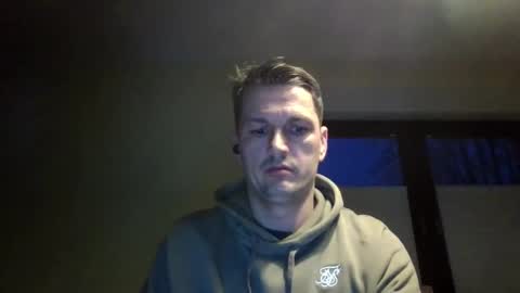 Snapshot of piercingsxxx chatting on February 2025 04:39:02 PM piercingsxxx online show from February 2025 04:39:02 PM