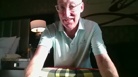 Snapshot of piethomas chatting on November 2025 04:16:01 PM PieSunshine online show from November 2025 04:16:01 PM