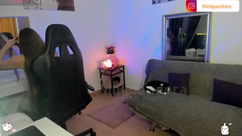 PiinkPandora online show from April 2026 08:17:01 PM