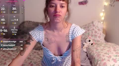 Snapshot of pikawiii chatting on December 2024 05:39:02 AM ill be back on monday 18th of november online show from December 2024 05:39:02 AM