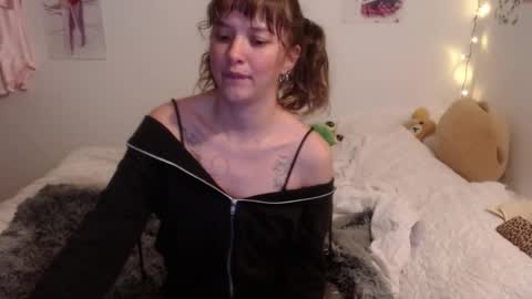 Snapshot of pikawiii chatting on January 2025 02:26:01 AM ill be back on monday 18th of november online show from January 2025 02:26:01 AM