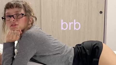 Snapshot of pikawiii chatting on February 2025 03:08:02 AM ill be back on monday 18th of november online show from February 2025 03:08:02 AM