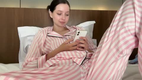 Snapshot of pileacadieri__ chatting on December 2024 11:47:01 AM Trisha online show from December 2024 11:47:01 AM